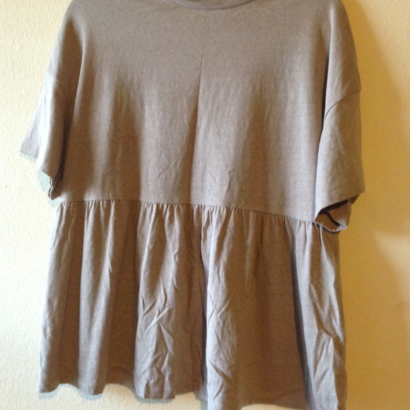 Tops - Picture 2 of 3